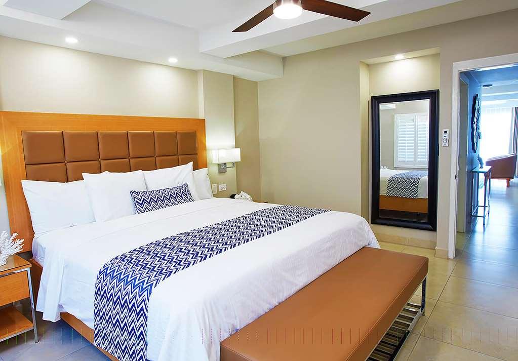 Divi Dutch Village Beach Resort Палм Бич Номер фото